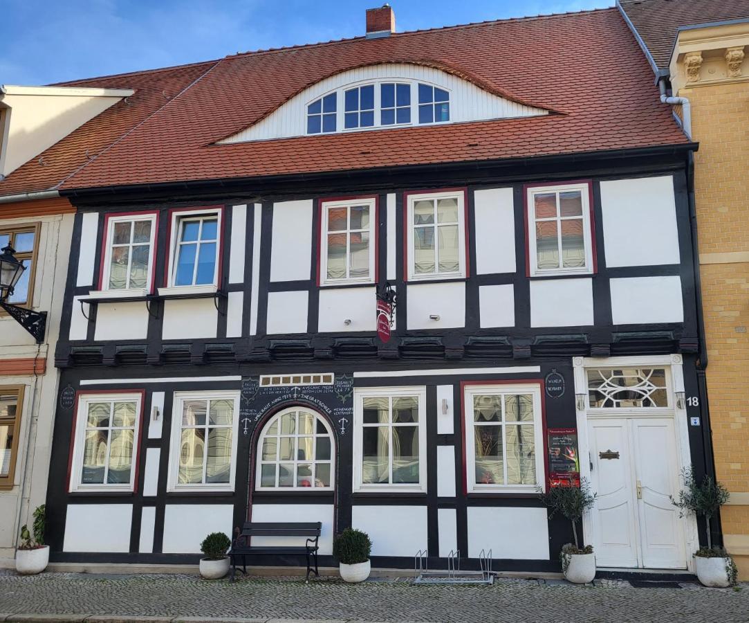 Ferienwohnung Am Rathaus Tangermünde Buitenkant foto
